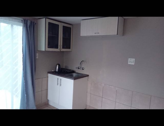 1 bed property to rent in WATERKLOOF GLEN